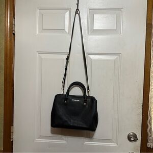 MICHAEL KORS SAVANNAH Medium Satchel Black‎ Saffiano Leather Gold   $348